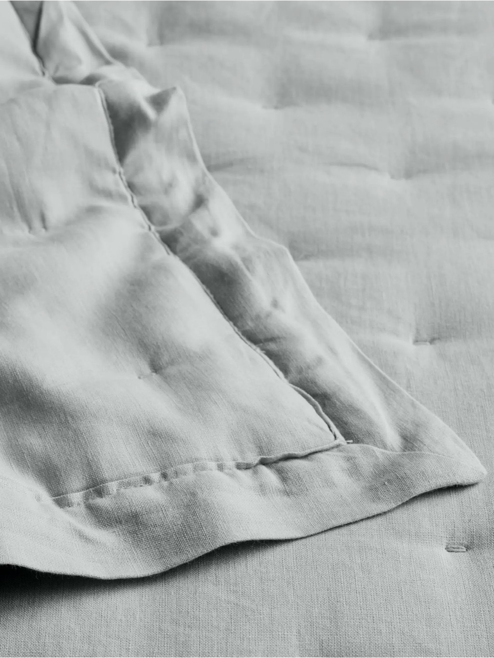 Quince European Linen Dream Quilt - King/Cali King - Mist - Picture 5 of 6
